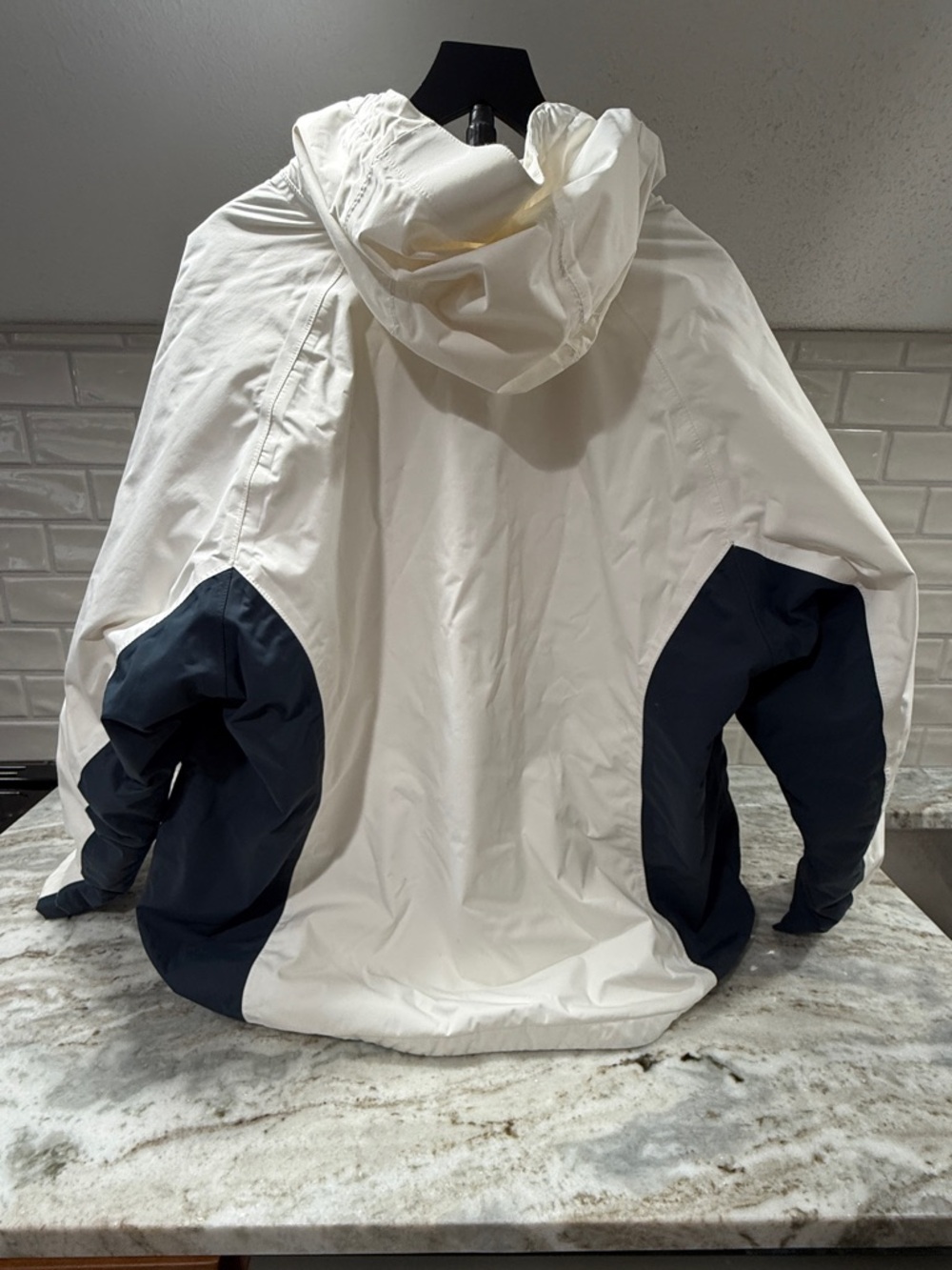 Lands’ End Hooded White & Navy Lightweight Jacket 2X 20W-22W - Picture 2 of 3